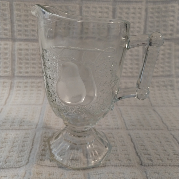 Jeannette Baltimore Pear Cream & Sugar set - Picture 7 of 11